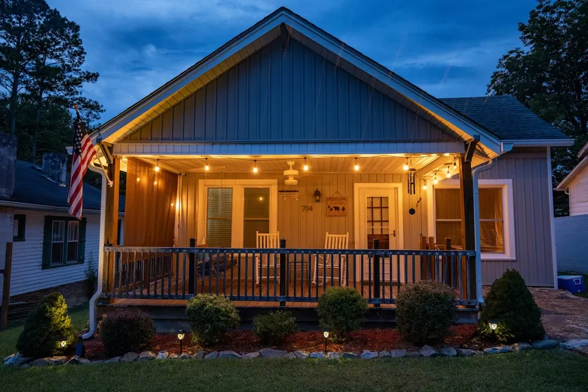 Etowah's Cottage - dog friendly, king beds, hiking, rafting, motorcycles - Image 1