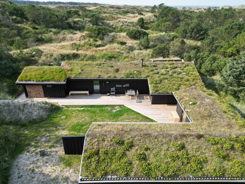 Cottage in the middle of protected nature, near forest and beach - Image 1