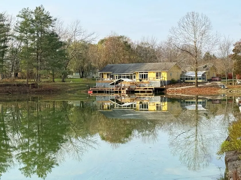 Lakeview Retreat 20 acres near Athens Hocking Hill - Image 1