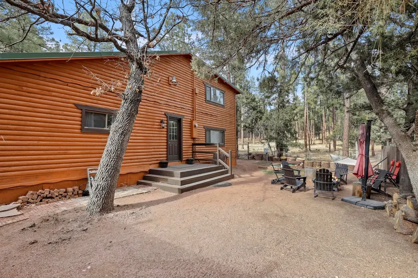 Tall Pines Escape - Image 1