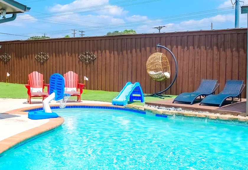 Spacious Family Getaway · GameRm · MiniGolf · Pool - Image 1