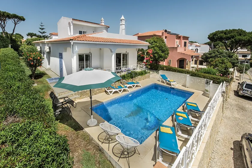 Charmante Villa mit privatem Pool im lebhaften Vilamoura, kostenlose Klimaanlage und WLAN - Image 1