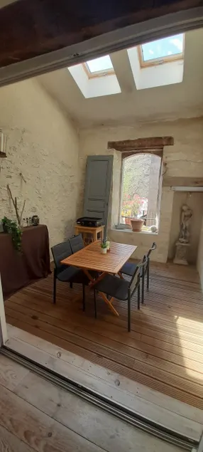 Spacious, light & airy, Romantic village home set off Monflanquin Village Square - Image 1