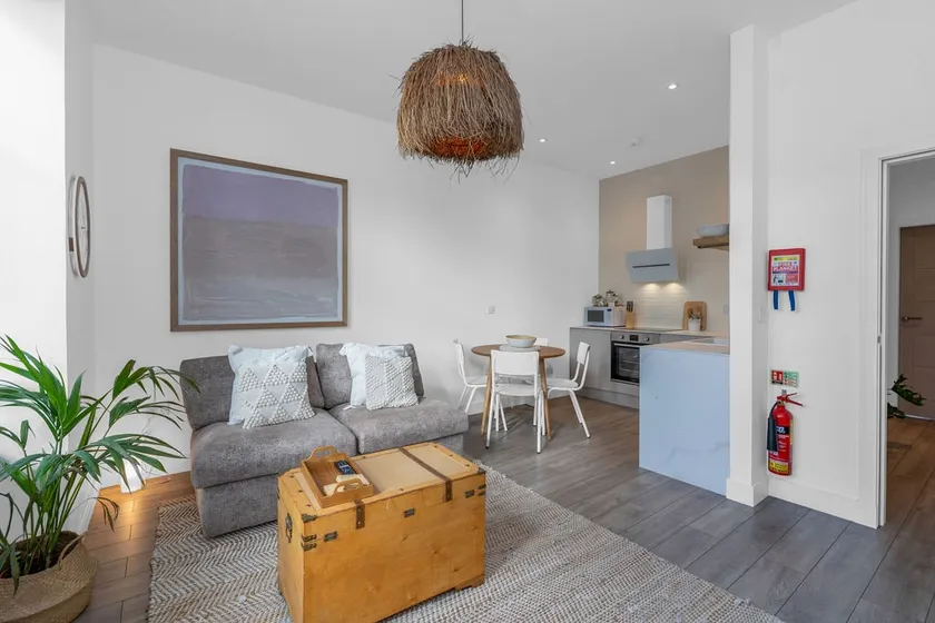 The Kepties, 5 x 1 bedroom Luxurious Serviced Apartments - Image 1