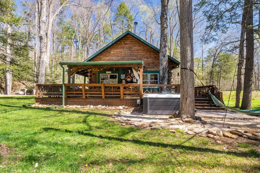 Cabin By The Creek! Inground Pool! Spa! - Image 1