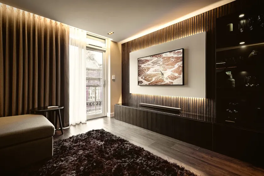 The Acacia, Luxury with Private Balcony + Parking - Image 1