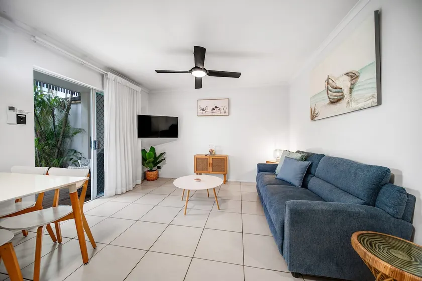 Beachcomber One Bedroom Garden unit - Image 1