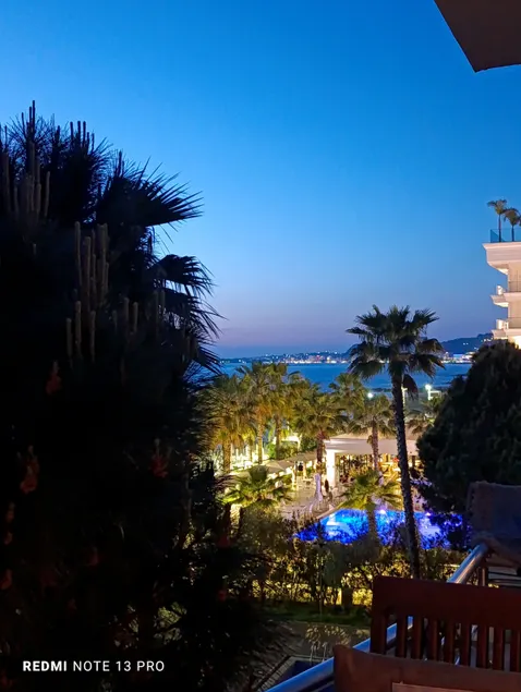 Mia's Sea View Apartment - Image 1
