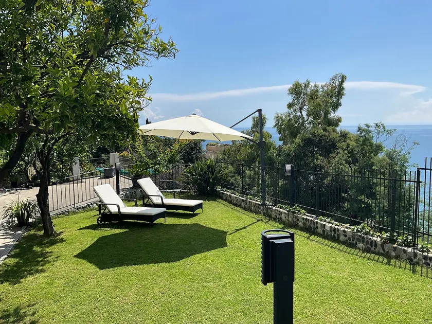 Villa della Rondine - Under the sun, above the sea - Image 1