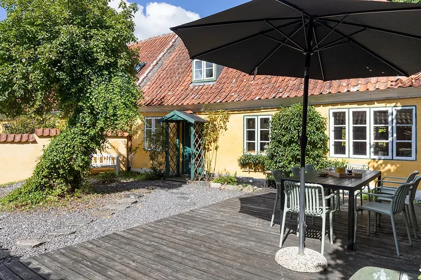 Idyllic, historic townhouse by the fjord in Mariager - Image 1