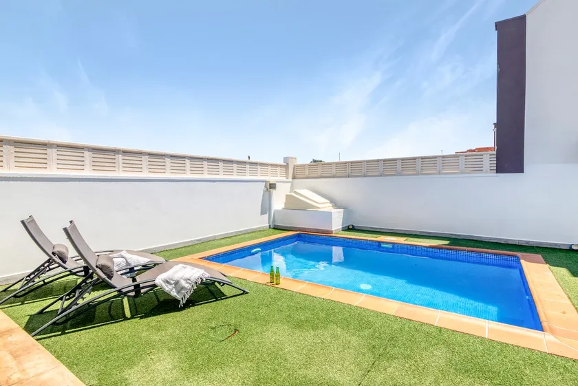 Horizon Blue | Suite with private pool | Parking - Image 1