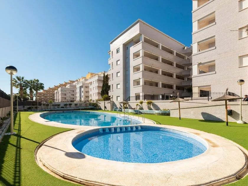 Modern and renovated beach apartment - Image 1