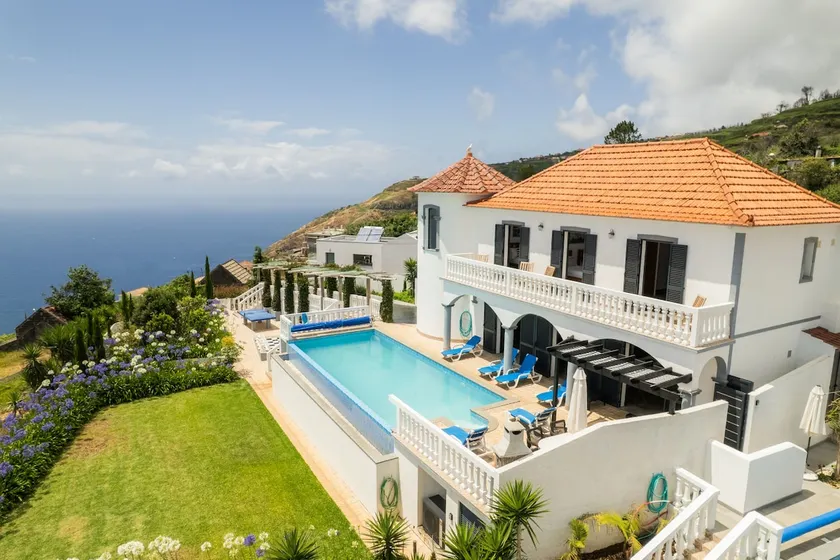 Blue Sea Tower, Luxusvilla, privater beheizter Pool und Gärten. Hervorragender Meerblick - Image 1
