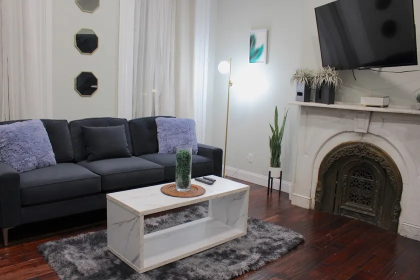 RARE 1BR Apt with Character GREAT Location! - Image 1