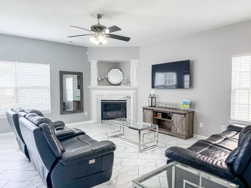 ☆Spacious | 4 Room☆Fire Pit | Nature Trail | BBQ - Image 1