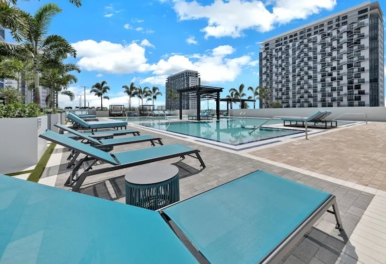 Comfortable Studio suites in downtown Doral. - Image 1