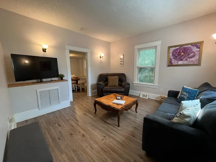 Cozy Roanoke Stay Near Greenway at The Biking Dog - Image 1