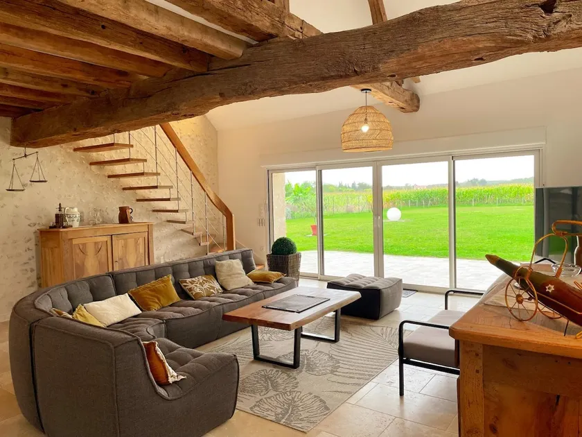 La Molinière, beautiful home with cathedral-style living room - Image 1