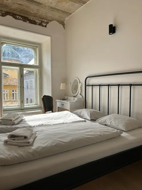 1 bedroom apartment 3 - Image 1