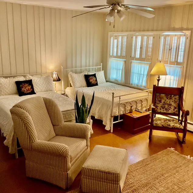 ”Spencer House” Private Suite w/Laundry & Bath. - Image 1