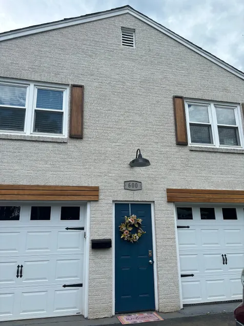One bedroom loft apartment close to downtown . - Image 1