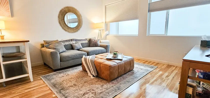 Cozy Ground Level Apt. w/AC- FREE Parking - Image 1