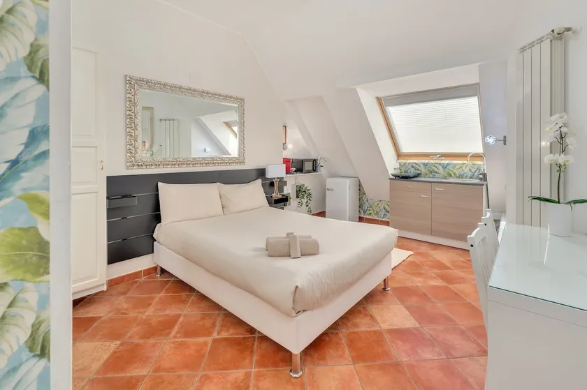 HARMONY-LUX APARTMENT 100 mt from Central Station - Image 1