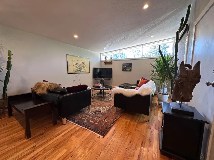 Traveler's Countryside Retreat - Image 1