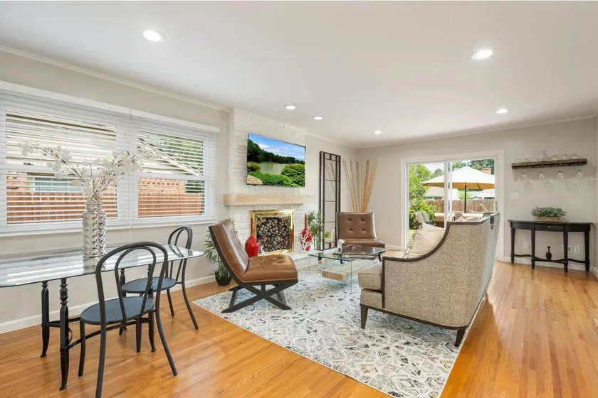Southern Hills Stunner! 3bd/2bth - Image 1