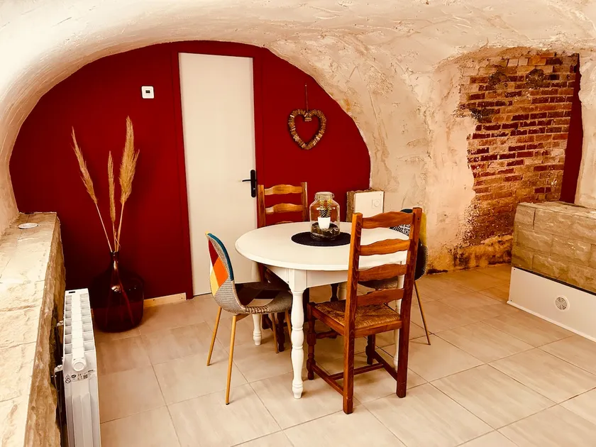 La Cave aux Lumières: Easy access - Downtown - Wifi - Image 1