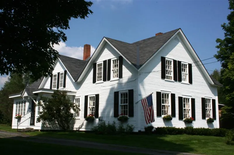 Farmhouse with a Private Pond - Image 1