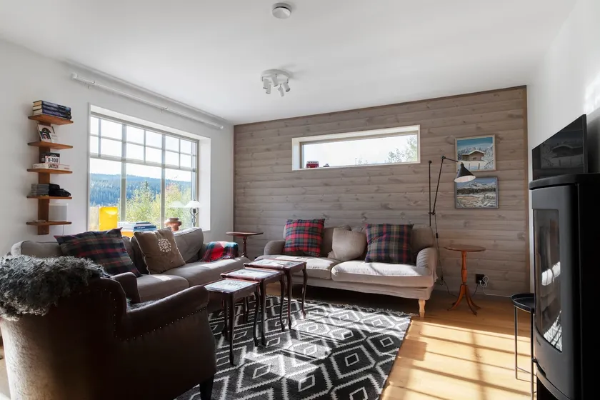 Modern Ski-In Flat w/ Parking and Stunning Views - Image 1