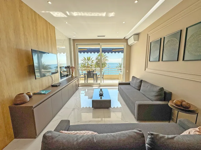 Fabulous Seafront 4 rooms flat 3bd/2,5ba - Image 1