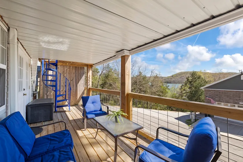 Lake View Access, 3 Decks, King Bed, Fire Pit, Dogwood Canyon - Image 1