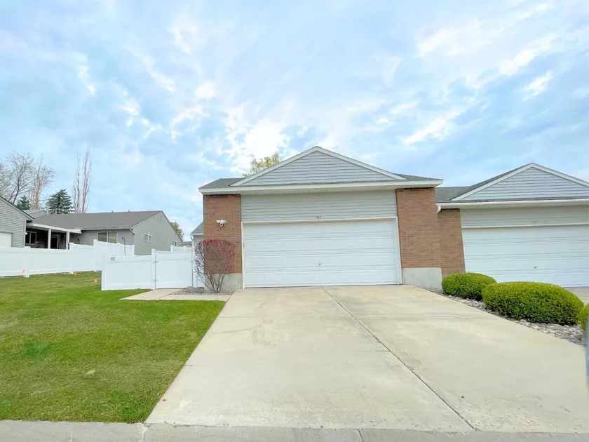 The Hideout-2BR/2BA Townhouse near Highland! - Image 1