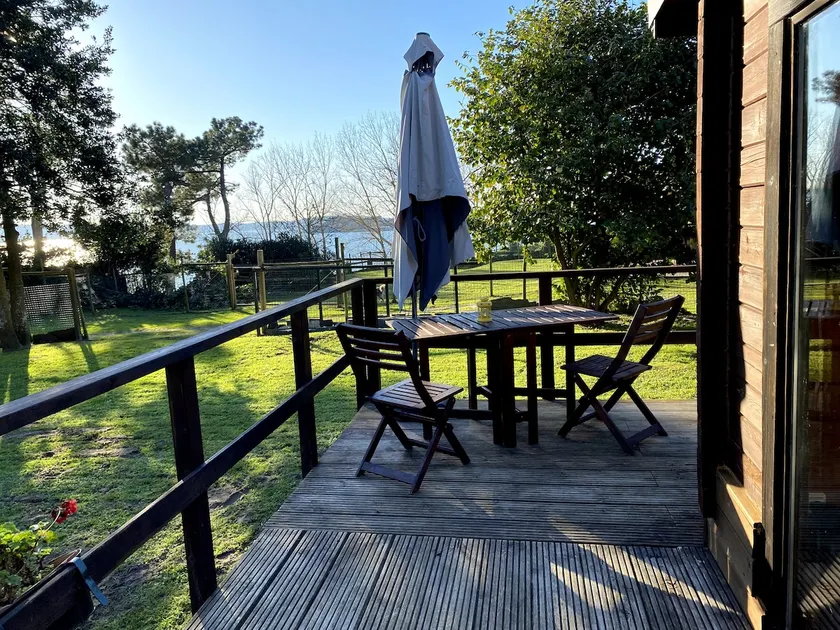 Beach cabin with a garden. - Image 1