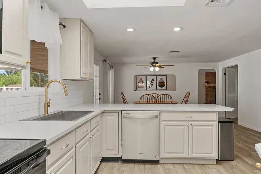 *NEW* 4BR/2BTH • Pool & Grill • Central Location - Image 1