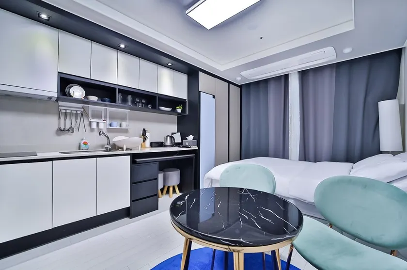 1. Moon Stay Hotel Bedding/Cloud Bed/NETFLIX/Dongseong-ro/Jungangno Station - Image 1