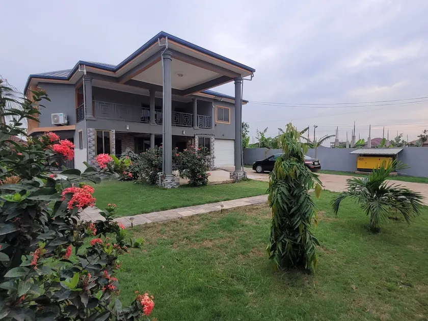 Stylish House with Generator - Tema Community 25 - Image 1