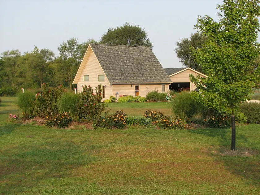 Whitetail Bluff - Image 1