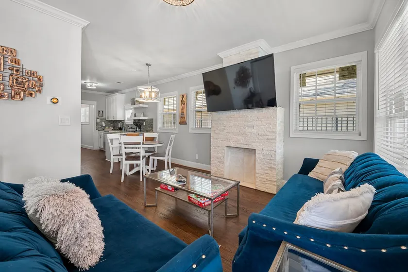 Gated 3BR Event Home w/ Parking - Image 1