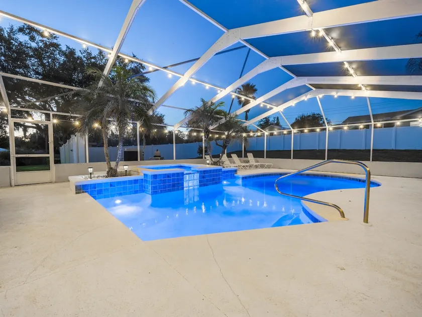 Lake Retreat w/Pool & Hot Tub near Bok Tower - Image 1