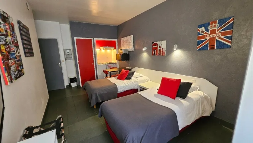 Studio 2 single beds 2* - Image 1