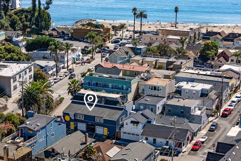 Heart of Capitola Village★Parking★King Bed★Pets Ok - Image 1