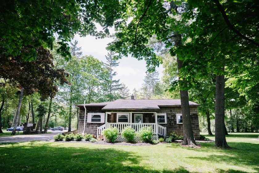 Country Carriage House at The Hillcrest Estate - Image 1