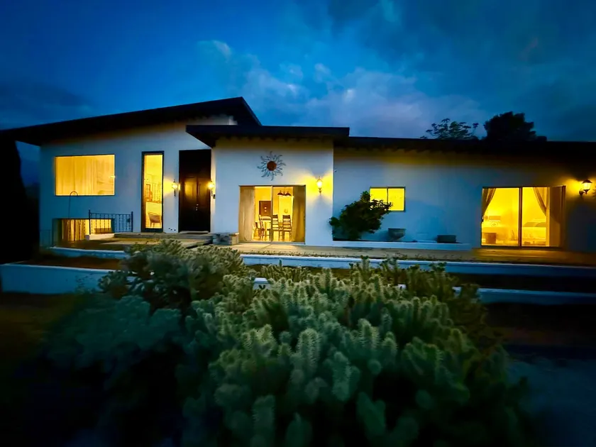 Mid Century Modern - Direct Park Access with Stargazing Patio - Image 1
