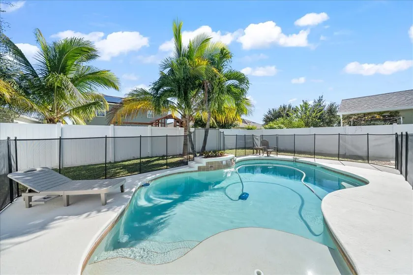 Pool Home, Large 5 BDR Home 2 Masters 1 on 1st FL - Image 1