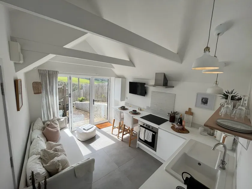 The Bolt Hole,Woolacombe, Private parking - Image 1