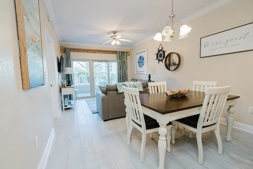 Six Waves - Spacious 2 bedroom, 2 bathroom condo - Image 1