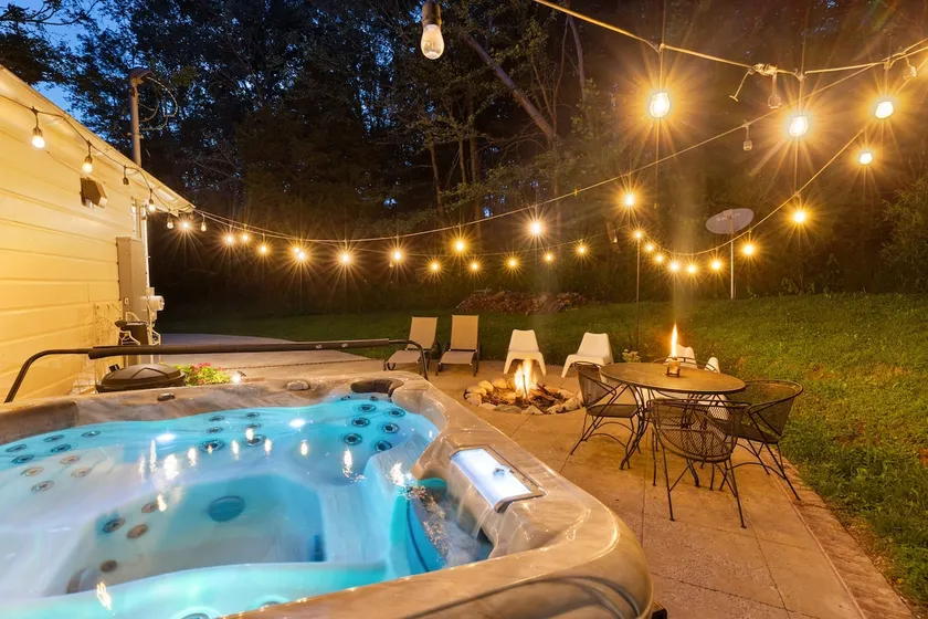 Peaceful Retreat + Hot Tub + Fire Pit+ King Bed! - Image 1